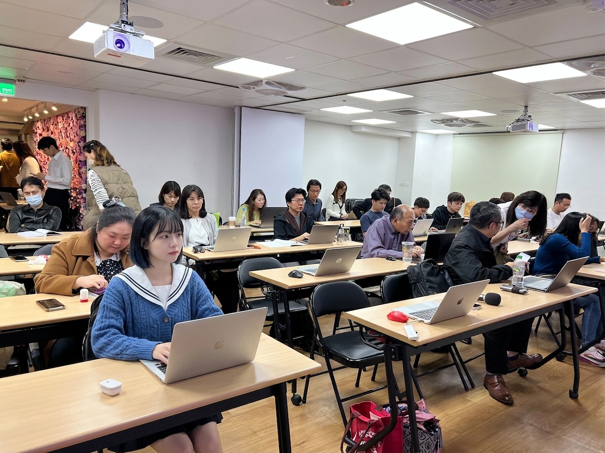 曾思遠進行 AI 工具與 Vibe Coding 企業內訓